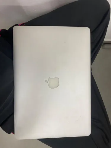 ? MacBook Pro Retina 15" - i7 Quad-Core | 8 GB RAM | SSD