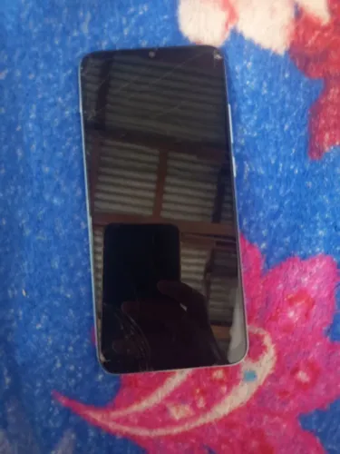Celular com defeito