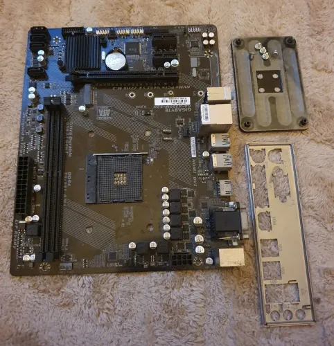 Placa mãe Gigabyte A320M