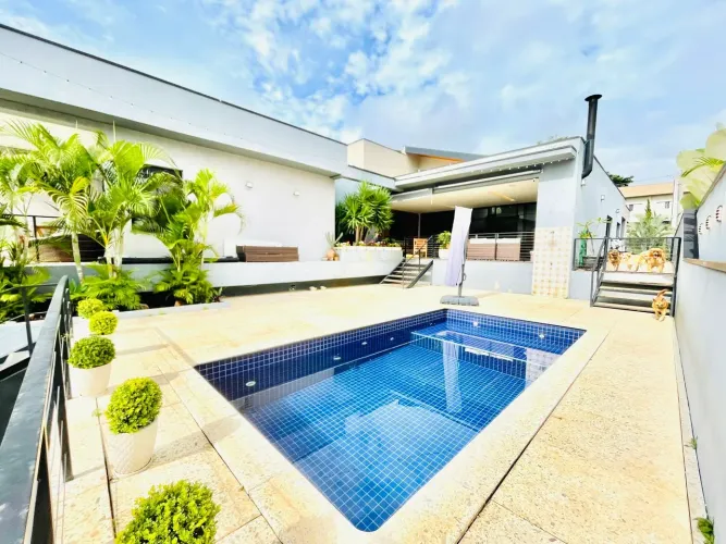 Casa com porteira fechada á venda no Condomínio Reserva Altos do Cataguá em Taubaté/SP.