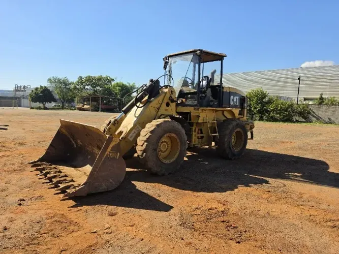 Pá Carregadeira Caterpillar, modelo 924G, ano 2002