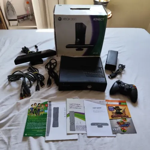 XBOX 360 + Kinect 4GB (ótimo estado)