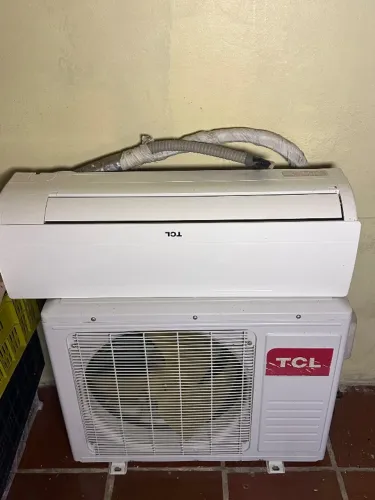 Ar-condicionado Split TCL 12.000 BTUs Quente/Frio - 220V