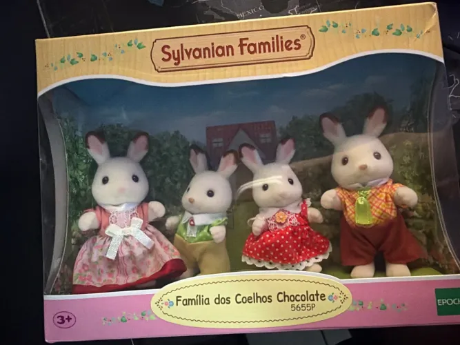 Bonecos colecionáveis sylvanian families 