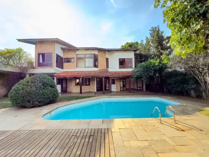 Casa para venda ou locação no Alphaville Residencial 5 em Santana de Parnaiba - SP.