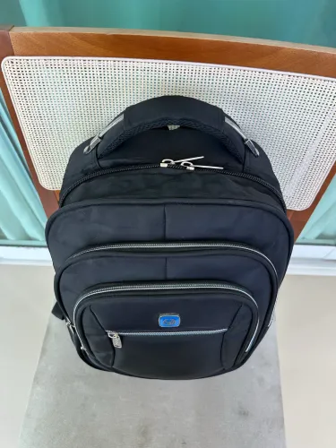 Mochila Preta Notebook  4 divisórias 