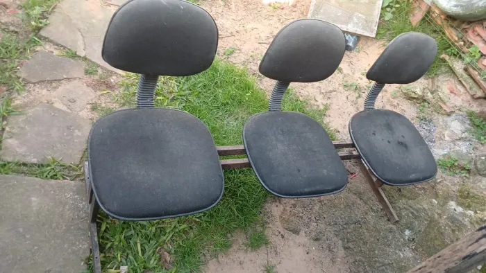 Vende-se Longarina 3 lugares.