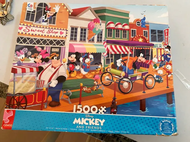Quebra cabeça Mickey and Friends Ceaco 1500 peças