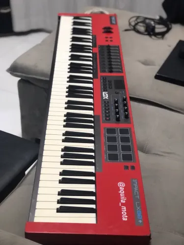Teclado Controlador NEKTAR IMPACT LX 88 +