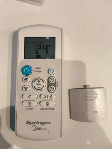 CONTROLE REMOTO PARA AR CONDICIONADO SPRINGER MIDEA USADO  