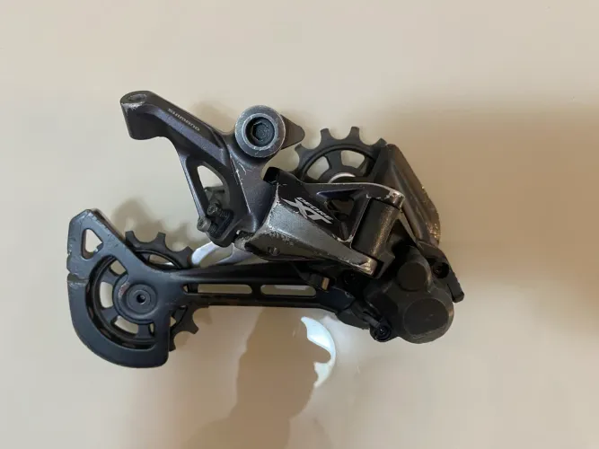 Câmbio Shimano XT 12v M8100 