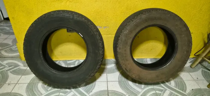 2 Pneus 235/70/16 firestone 