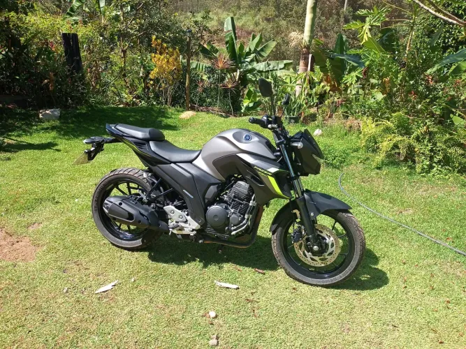 VENDO YAMAHA FAZER 250 CC
