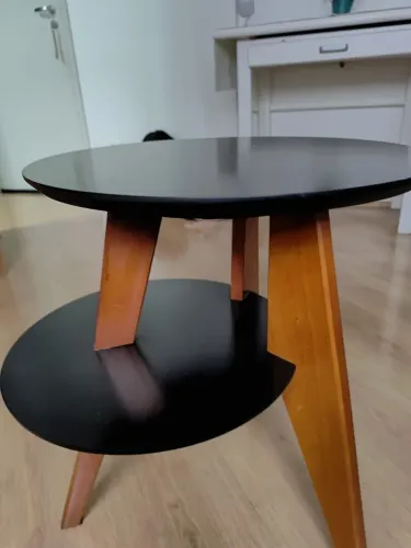 MESA LATERAL TAMPO DUPLO GRAVITY PRETA MADEIRA 