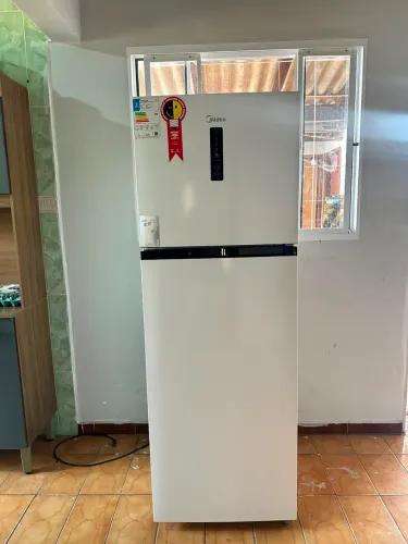 Geladeira Midea