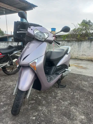 Vendo Honda lead 2011 automática lilás, com apenas 66mil km rodados