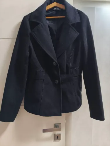 Blazer em lã batida preto. Tamanho G (novo)