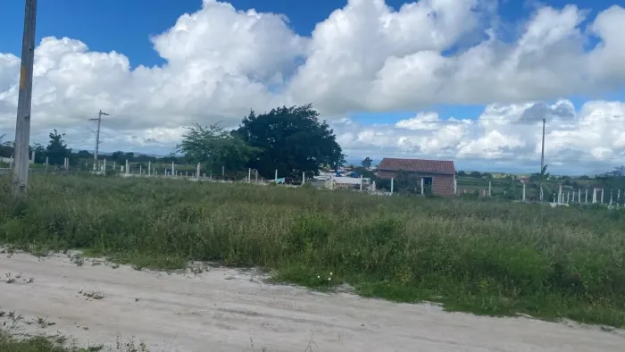 Terreno em surubim 20 por 40 vendo e troco valor 60 mil 
