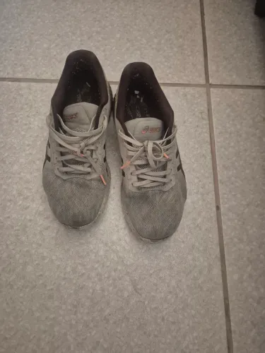3 Pares de Tênis usados