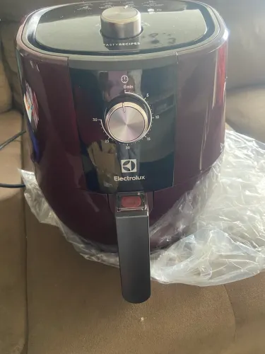Vendo AIRFRYER ELETROLUX SEMINOVA