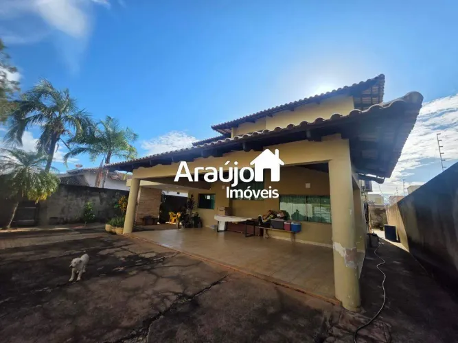 Sobrado à venda na ARSO 53 em Palmas-TO 320 m², 5 suítes, área de lazer com piscina e chu