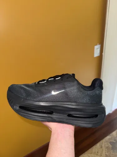 NIKE VOMERO PREMIUM 41BR