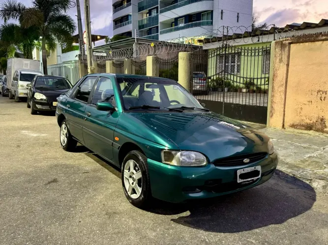 Ford Escort GL 1.8i 16V 4P 1998