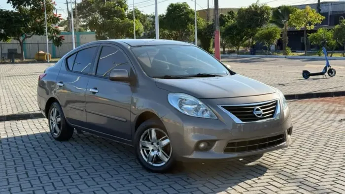 Nissan Versa SL 1.6 16V Flex Fuel 4P Mec. 2013