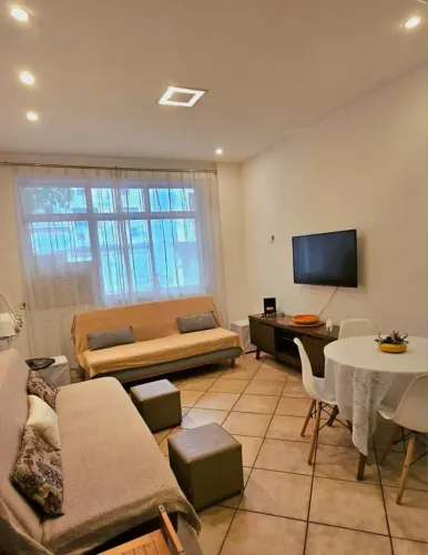 Imóvel para aluguel tem 90 metros quadrados com 4 quartos em Copacabana - Rio de Janeiro -