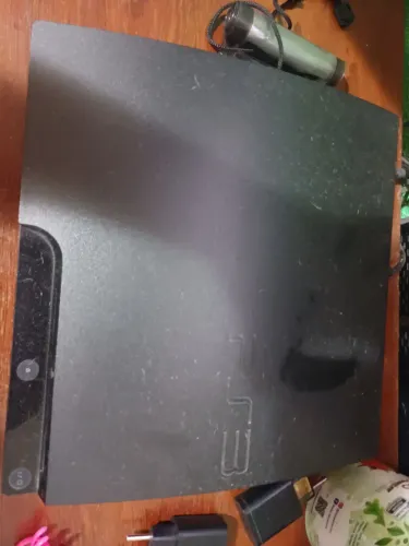 Vendo esse vídeo game ps 3 funcionando tem o controle mais não esta funcionando 