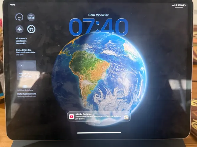 iPad Pro 12,9 (6 geração) com teclado e caneta Apple 