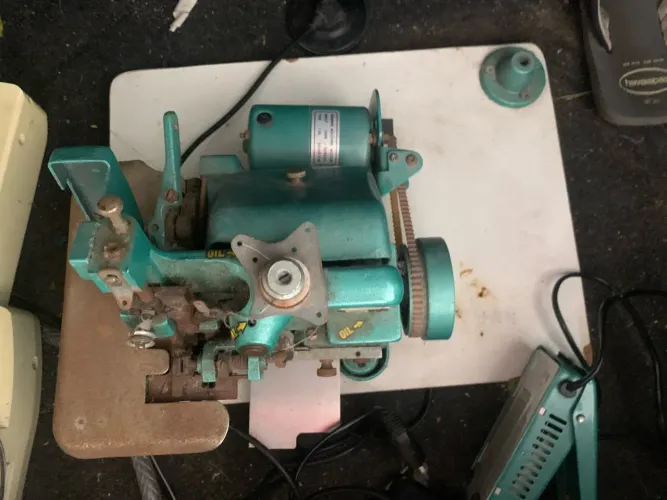 Máquina Overlock