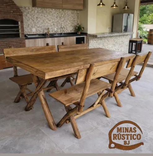 Mesa Rústica com 4 bancos