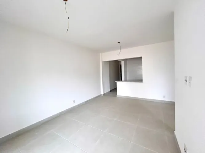 APARTAMENTO 02 DORMÍTORIOS COM SACADA PRÓXIMO A PRAIA GUILHERMINA
