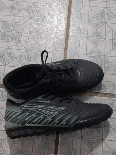 Chuteira de fut7 Quem me chamar primeiro leva por R$140