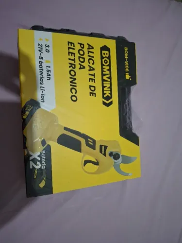 Alicate de poda elétrico