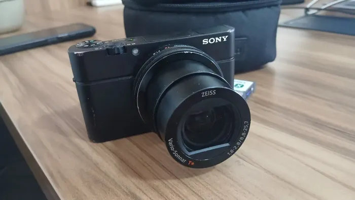 Câmera sony RX100 iii