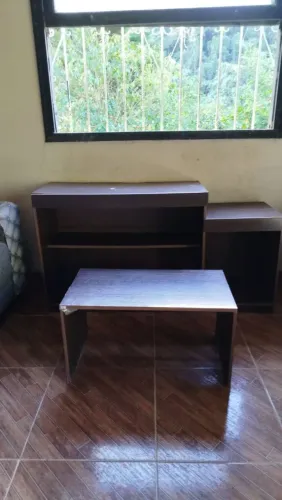 Rack de MDF com mesa de centro e painel
