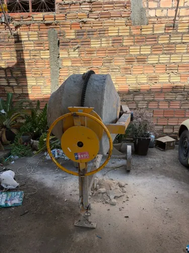 Vendo betoneira 400litros