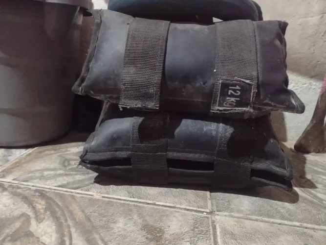 Caneleiras de 12 kg (par)