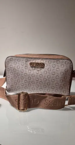 Bolsa transversal Guess