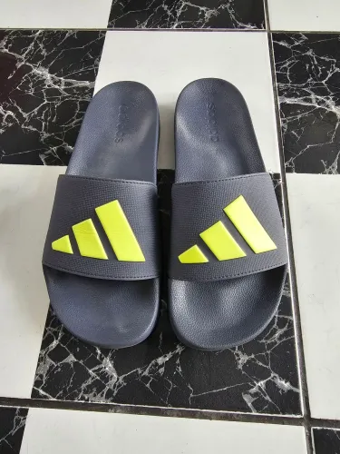 Chinelo adidas adilet 