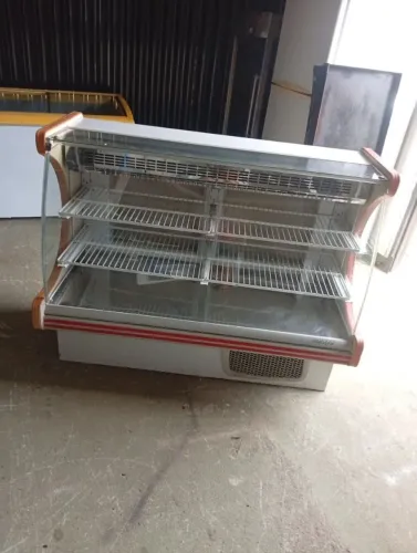 Balcão gelado ar forçado pra tortas e bolos gelado, tamanho 1,40 Gelopar motor original