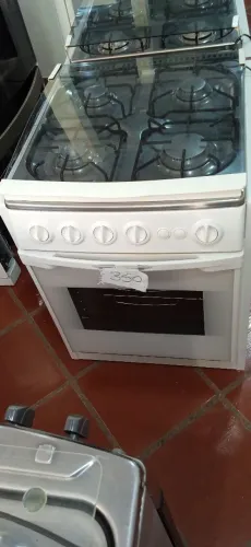 Fogão Brastemp embutido de 4 bocas semi novo sem ferrugem sem gordura