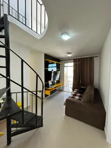 Excelente cobertura Duplex pra locação com 3 quartos sendo 1 suíte próxima a UENF