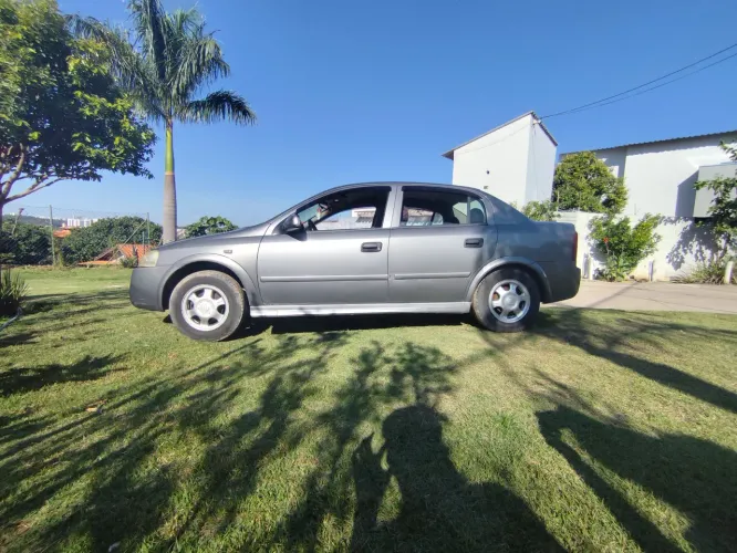 Chevrolet Astra Sedan 2.0/cd/ Expres.gls 2.0 8V 4P 2004