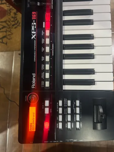 TECLADO ROLAND XPS-10 + SUPORTE STAY 