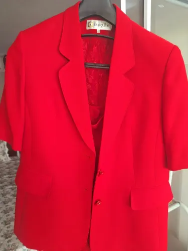 conj. saia e blazer semi novo