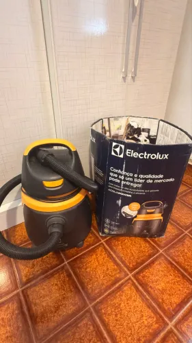 Aspirador de Pó e Água Electrolux