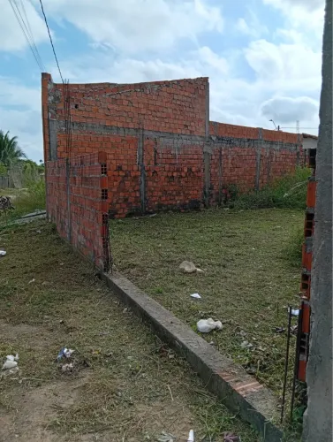 Terreno no conjunto tiriuba